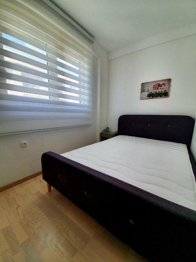 Aleksandar First Sea Line Apartment Bar Bagian luar foto