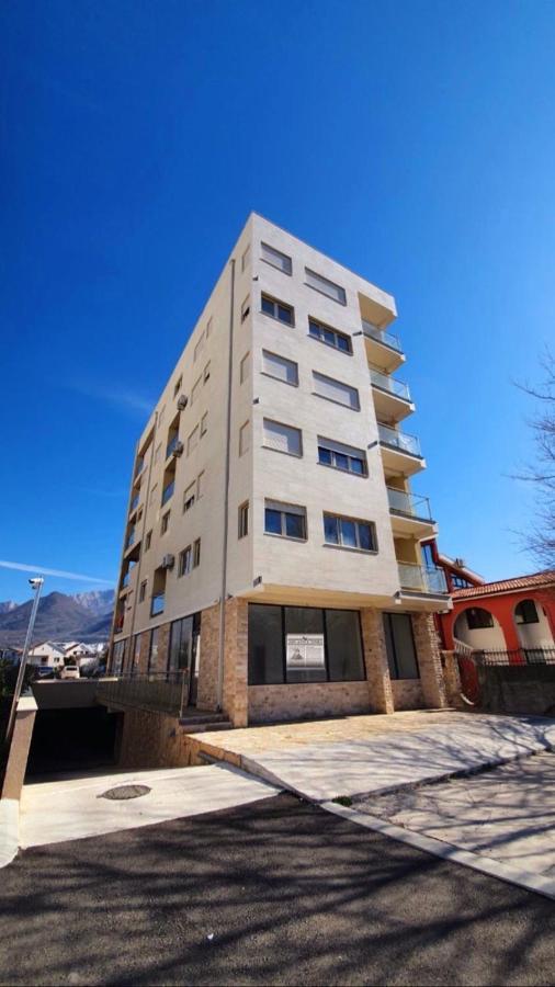 Aleksandar First Sea Line Apartment Bar Bagian luar foto