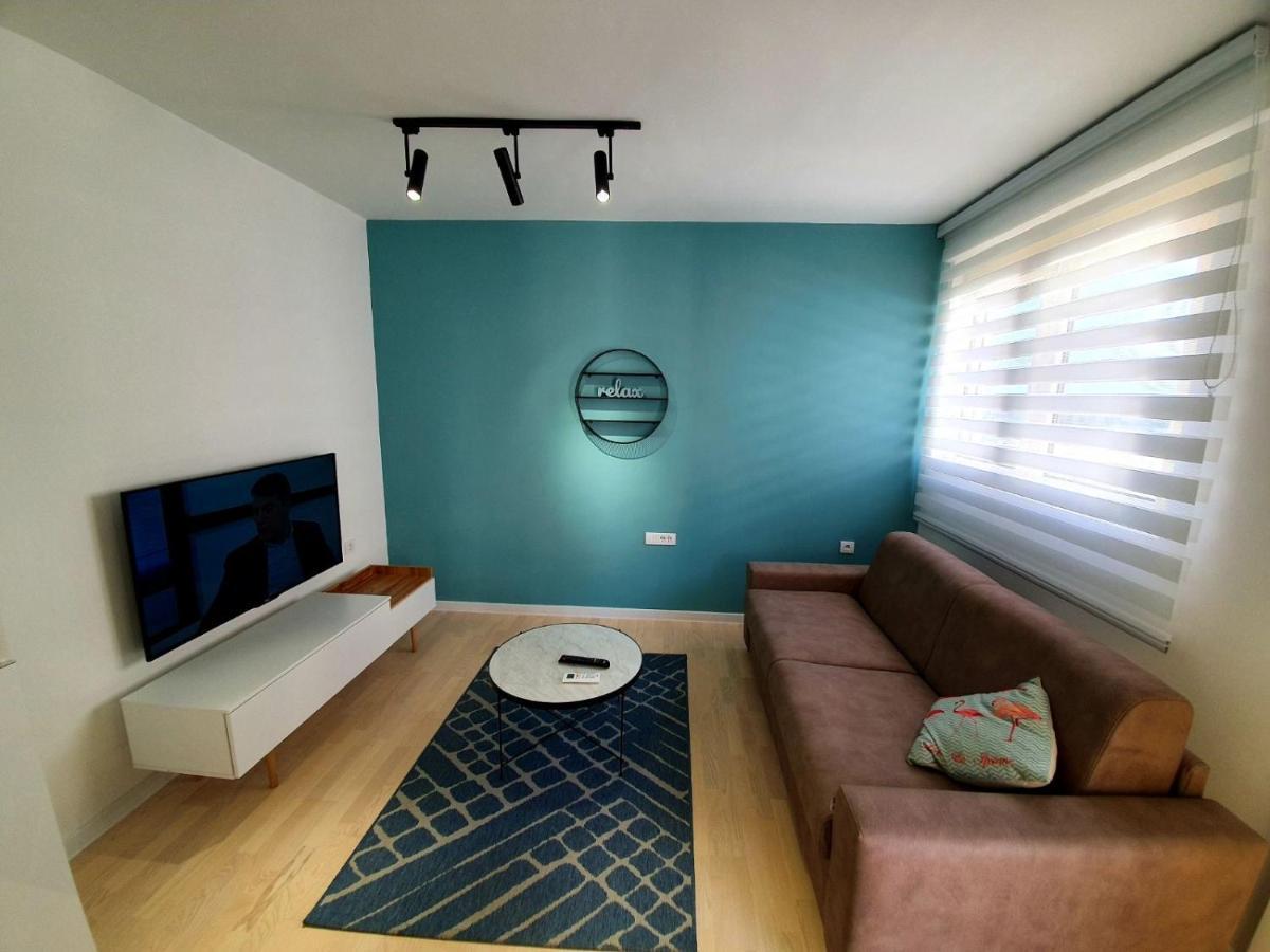 Aleksandar First Sea Line Apartment Bar Bagian luar foto