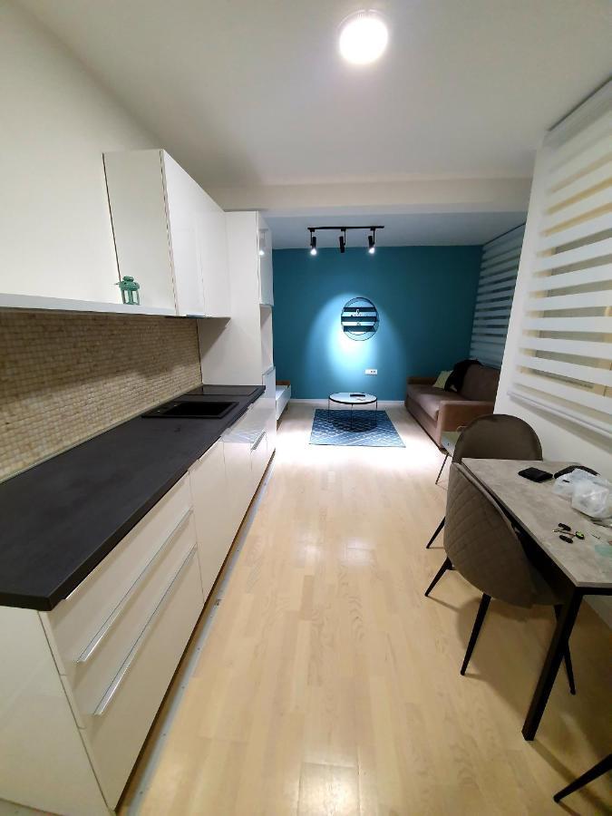 Aleksandar First Sea Line Apartment Bar Bagian luar foto