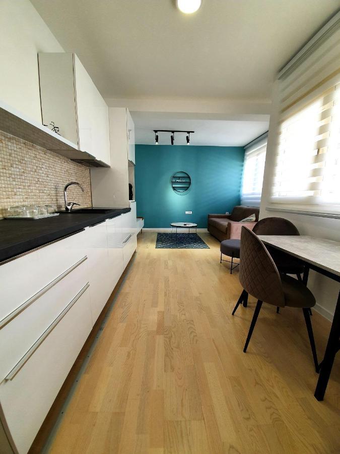Aleksandar First Sea Line Apartment Bar Bagian luar foto